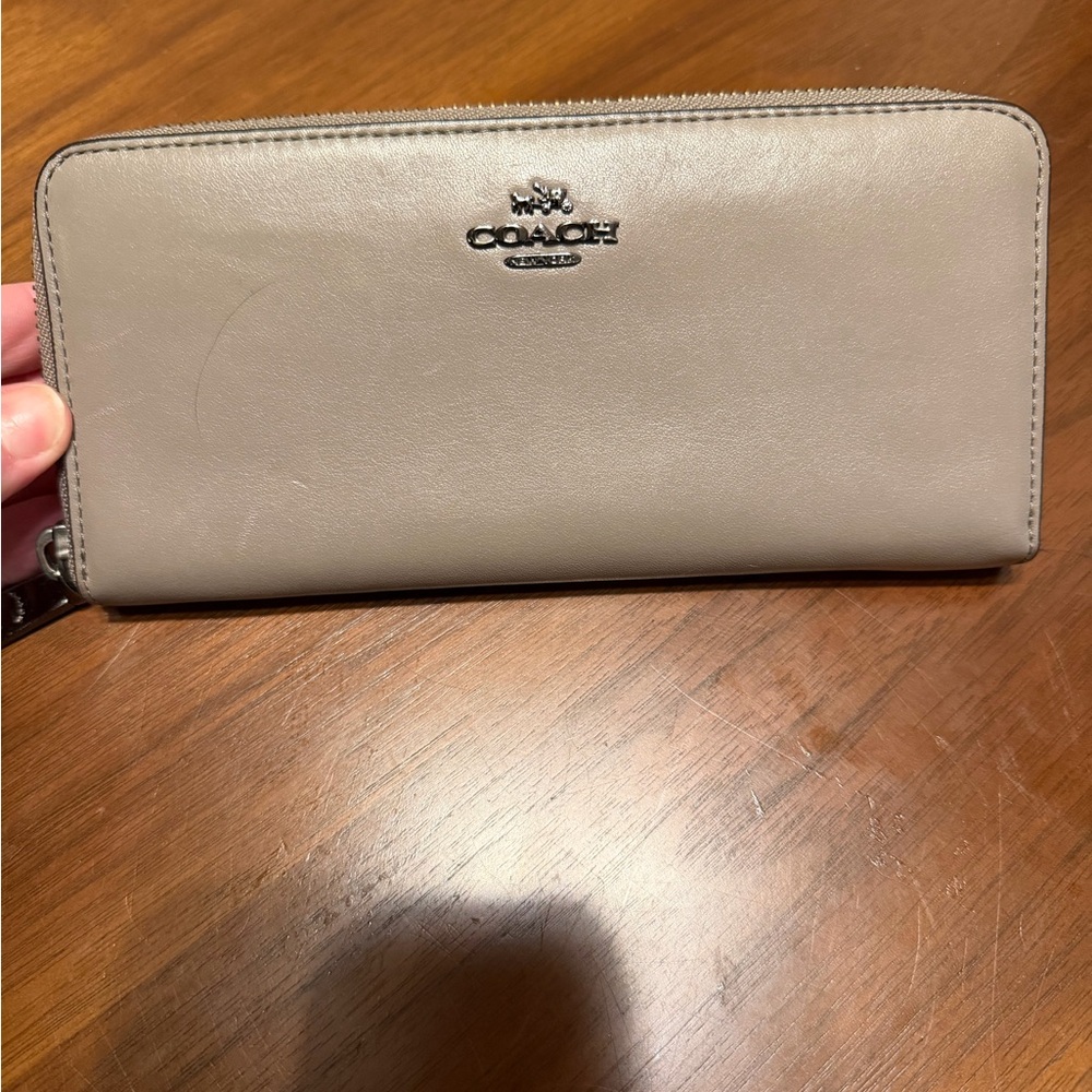 Coach beige Leather Wallet